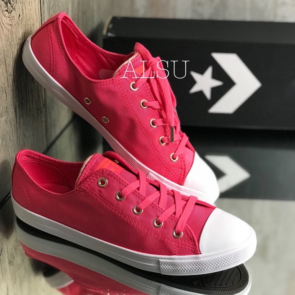 Converse Shoes - NWT Converse Ctas Dainty OX Strawberry 🍓 Jam W